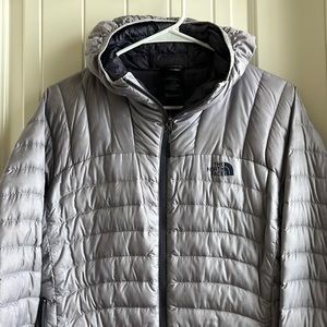 NORTH FACE PUFFER JACKET